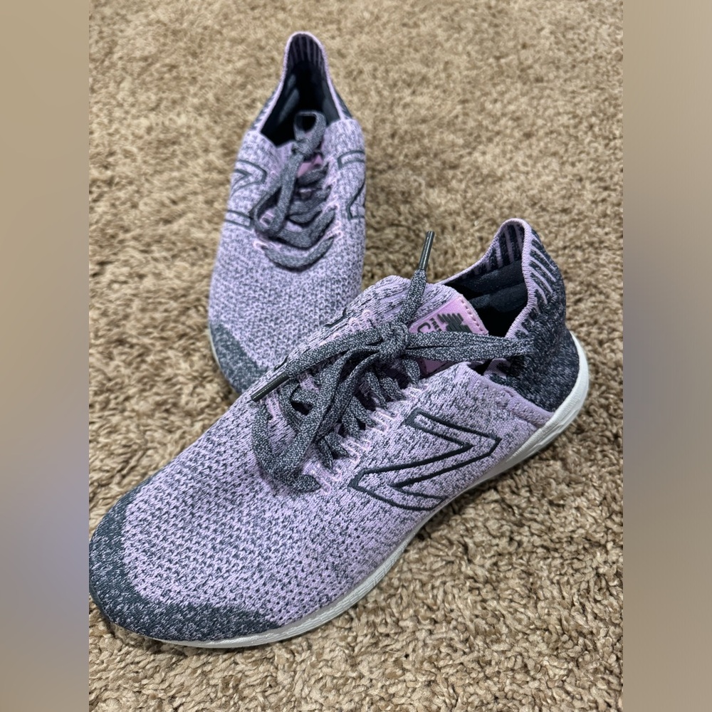 New balance tennis shoes